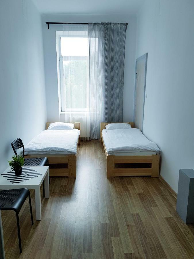 Sleep Time Hostel Бельско-Бяла Экстерьер фото